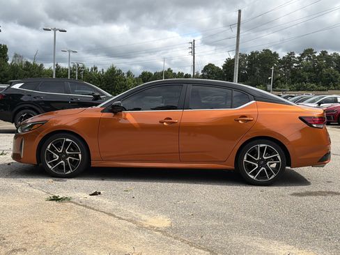 Used 2024 Nissan Sentra SR w/ SR Premium Package FWD image 23