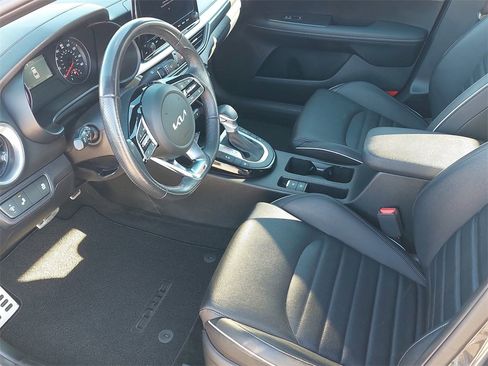 Used 2024 Kia Forte GT-Line w/ GT-Line Premium Package image 13