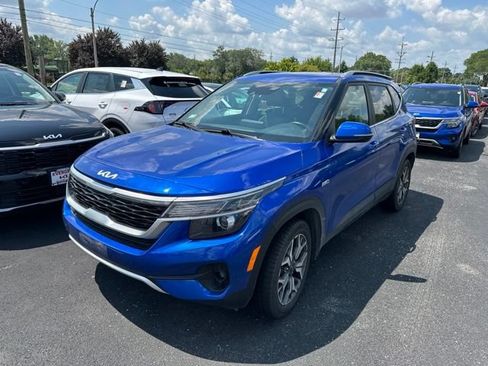 Used 2023 Kia Seltos EX AWD/4WD image 1