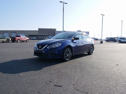 Used 2019 Nissan Sentra S image 8