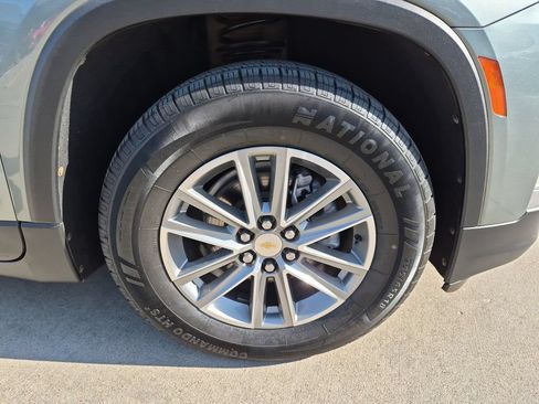 Used 2023 Chevrolet Traverse LT FWD image 10