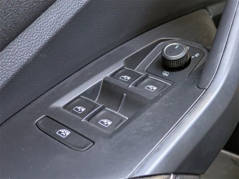 Used 2023 Volkswagen Jetta SE image 30