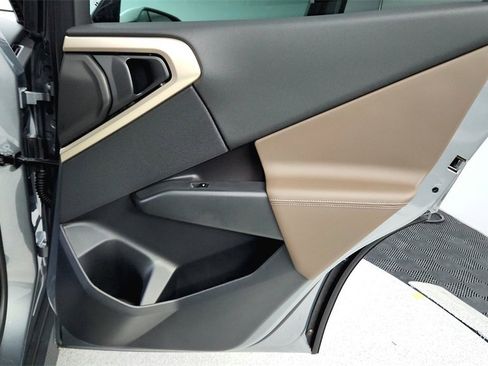 Used 2025 BMW X3 xDrive30i w/ Premium Package image 27