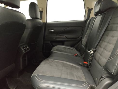 Used 2019 Mitsubishi Outlander SE FWD image 18
