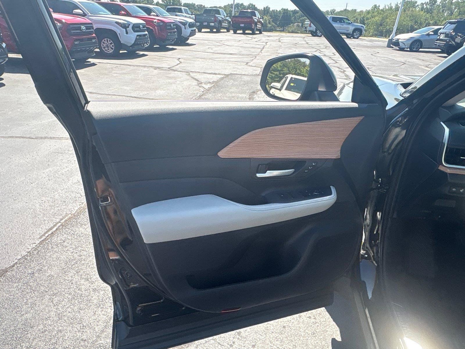 Used 2026 Toyota Grand Highlander AWD image 20