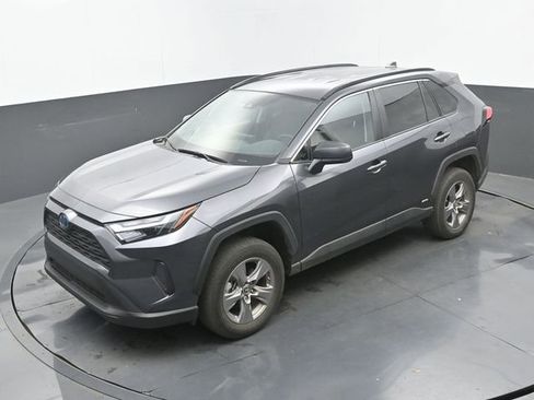 Used 2023 Toyota RAV4 LE AWD/4WD image 16