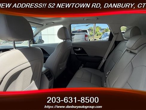 Used 2017 Kia Niro Touring w/ Advanced Technology Package FWD image 16