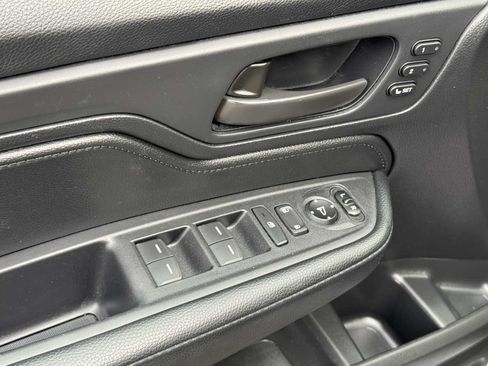 Used 2025 Honda Odyssey EX-L image 32