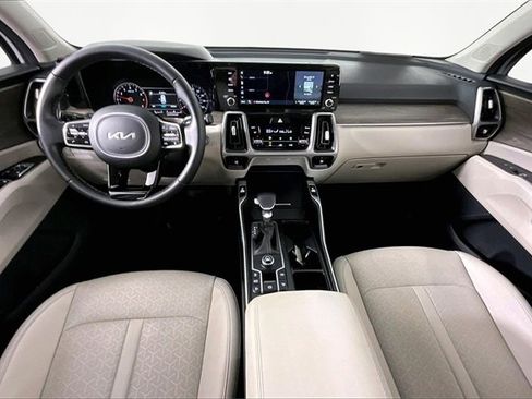 Used 2023 Kia Sorento EX w/ Panoramic Sunroof Package image 7