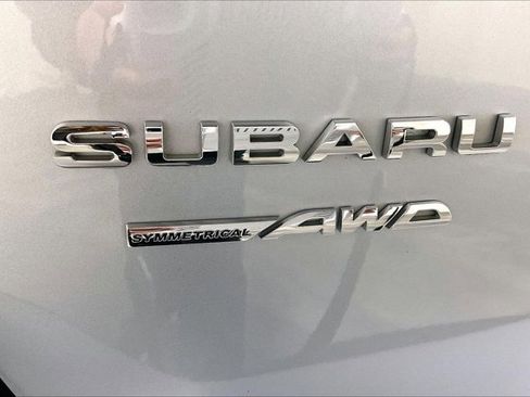 Used 2023 Subaru Outback Premium image 8