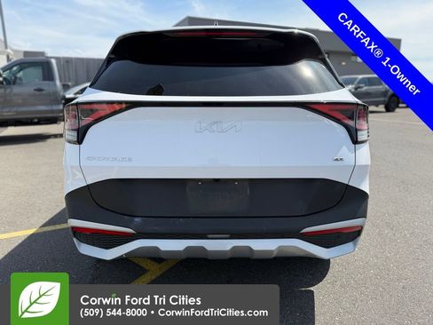 Used 2024 Kia Sportage EX image 11