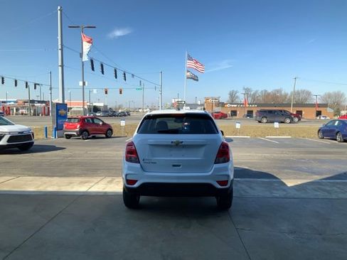Used 2022 Chevrolet Trax LS w/ Tint and Cruise Package image 8