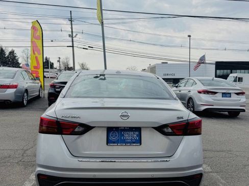 Used 2021 Nissan Altima 2.5 SR w/ SR Premium Package image 10