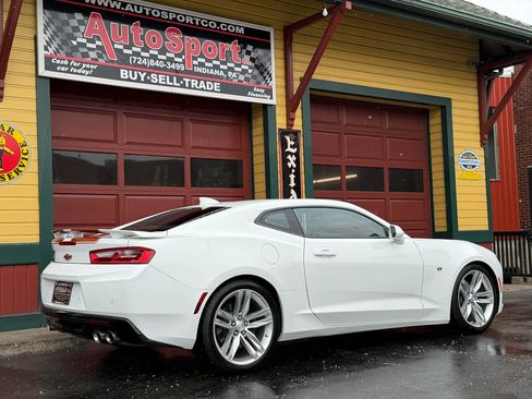 Used 2016 Chevrolet Camaro SS image 8