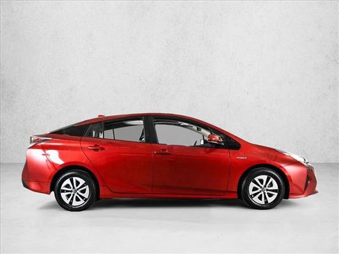 Used 2016 Toyota Prius Four w/ Advanced Technology Package FWD image 4