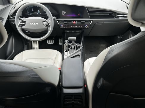 New 2025 Kia Niro EX Touring image 10