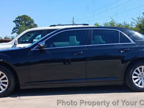 Used 2013 Chrysler 300 image 5