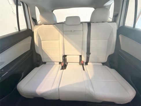 Used 2020 Volkswagen Tiguan SE w/ Panoramic Sunroof Package AWD/4WD image 24