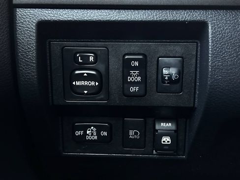 Used 2019 Toyota Tundra SR5 w/ SR5 Upgrade Package RWD image 23