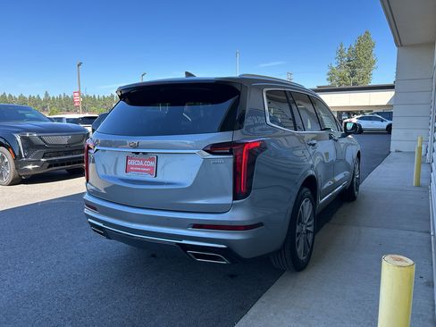 Used 2024 Cadillac XT6 Premium Luxury image 4