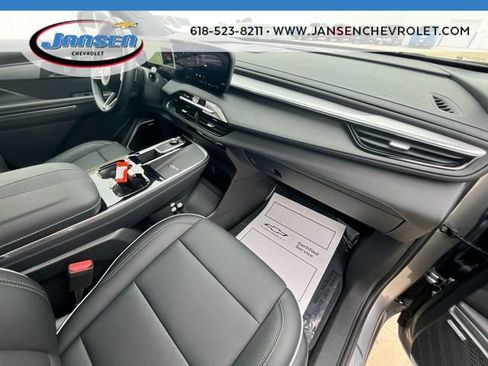 Used 2025 Buick Enclave Preferred AWD/4WD image 29
