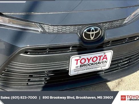 Used 2024 Toyota Corolla LE image 21