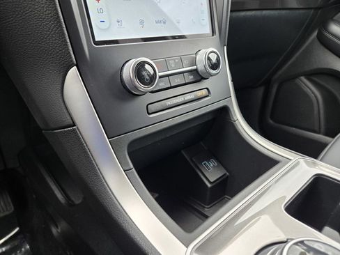 Certified 2024 Ford Edge SEL w/ Convenience Package AWD/4WD image 12