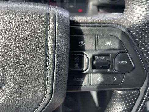 Used 2025 Toyota Tacoma SR5 image 33