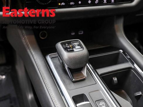 Used 2022 Nissan Pathfinder SL image 13