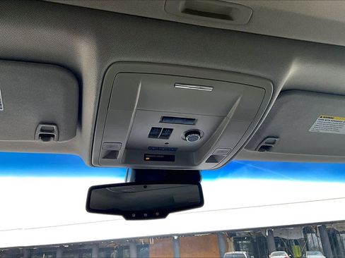 Used 2015 Chevrolet Suburban LT image 36