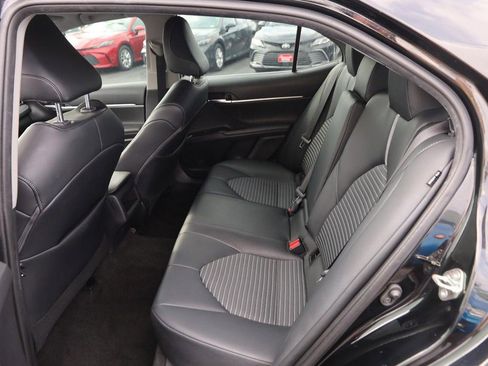 Used 2020 Toyota Camry SE image 9