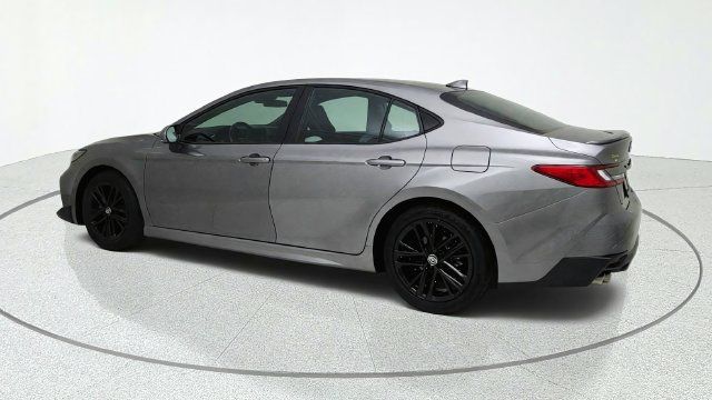 Used 2025 Toyota Camry SE FWD image 3