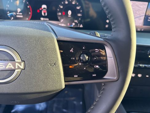 Certified 2025 Nissan Murano SL image 17