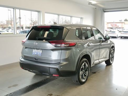 Used 2025 Nissan Rogue SV image 6
