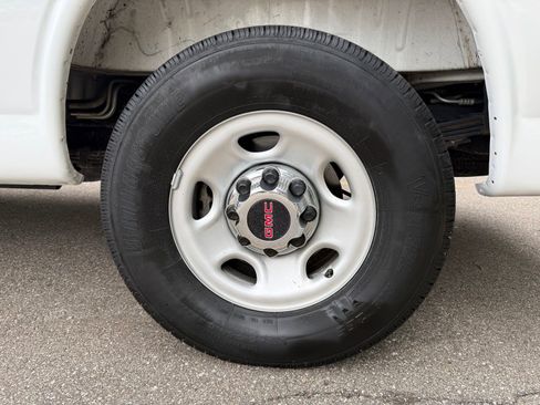 Used 2025 GMC Savana 3500 LT w/ LT Preferred Equipment Group RWD image 19