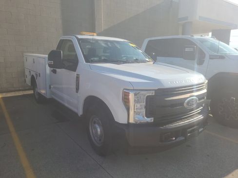 Used 2018 Ford F250 XL w/ Power Equipment Group RWD image 1