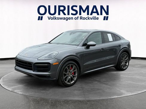 Used 2023 Porsche Cayenne GTS w/ Premium Package AWD/4WD image 2
