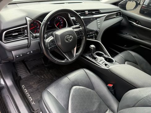 Used 2019 Toyota Camry XSE FWD image 11