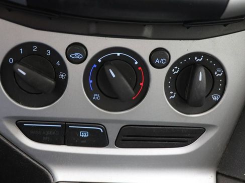 Used 2012 Ford Focus SE image 22