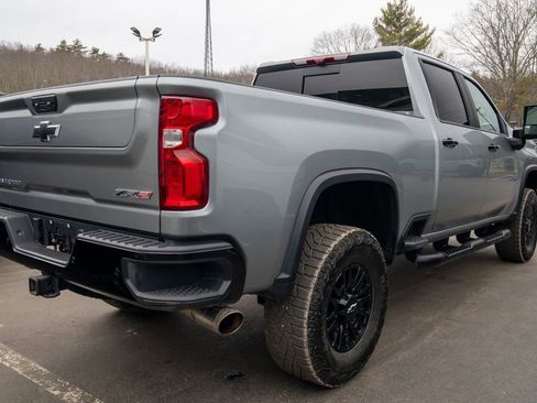 Used 2024 Chevrolet Silverado 2500 ZR2 w/ Technology Package image 7