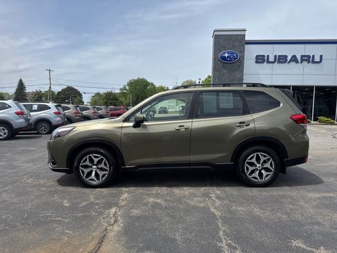 Certified 2024 Subaru Forester Premium AWD/4WD image 4