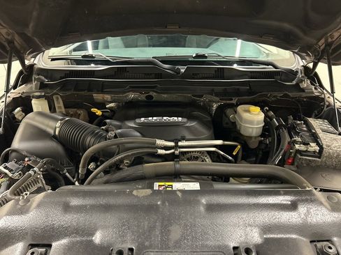 Used 2018 RAM 3500 Tradesman w/ Chrome Appearance Group image 12