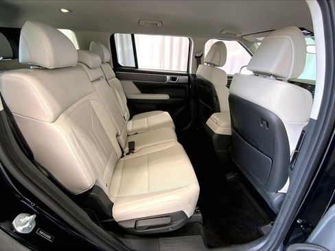 Used 2025 Hyundai Santa Fe SEL FWD image 19