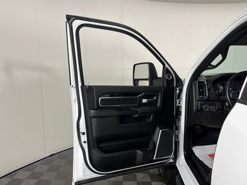 Used 2023 RAM 2500 Laramie AWD/4WD image 14