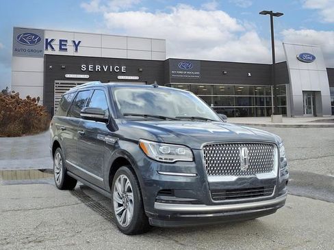 Used 2022 Lincoln Navigator Reserve image 4