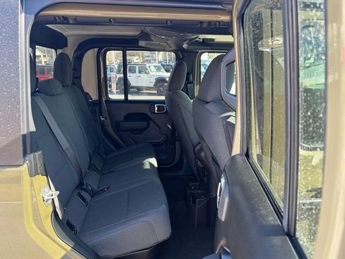 New 2026 Jeep Gladiator Sport AWD/4WD image 31