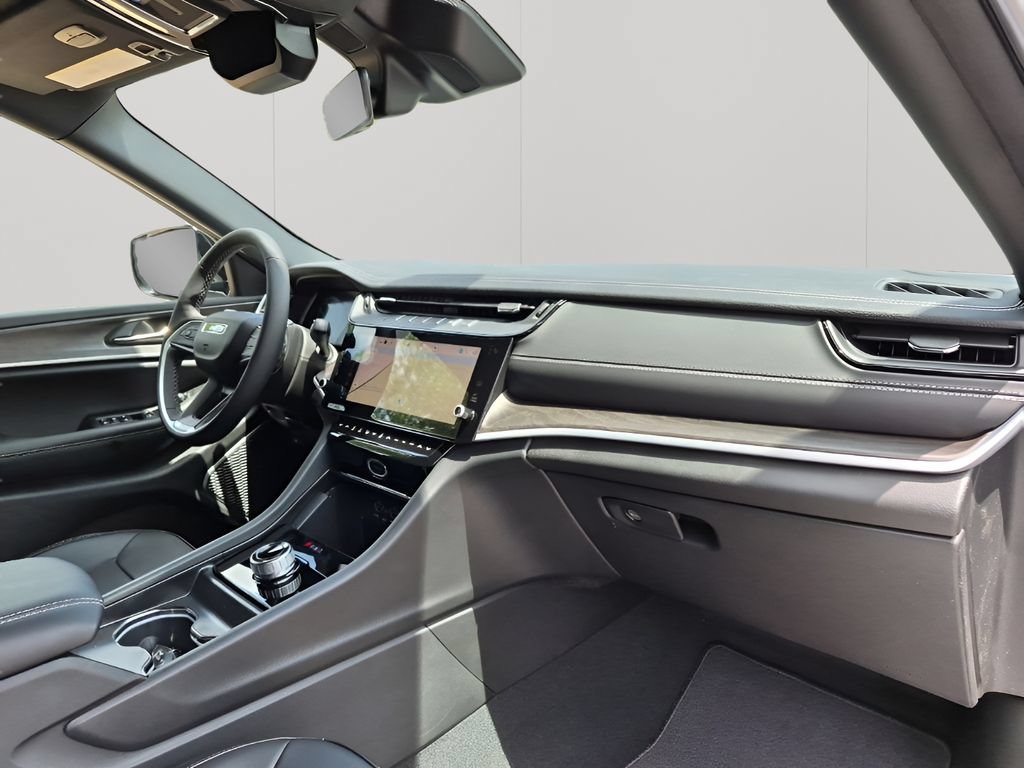 New 2026 Jeep Grand Cherokee Limited RWD image 14