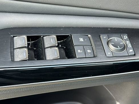 Used 2025 Lexus ES 350 w/ Premium Package FWD image 13