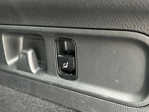Certified 2024 Mercedes-Benz GLC 300 image 12