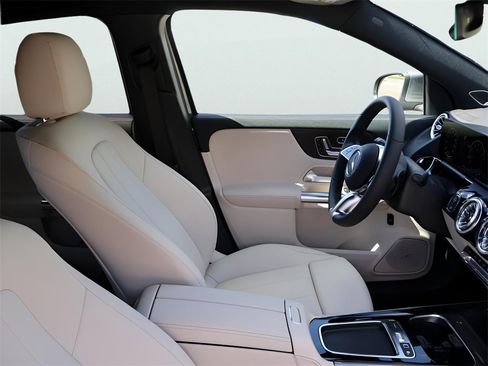 New 2026 Mercedes-Benz GLA 250 4MATIC image 10